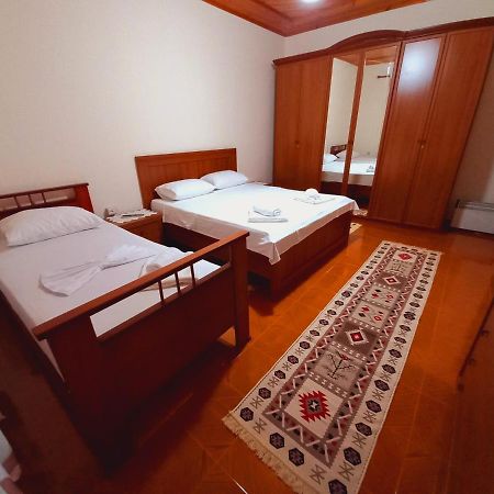 Sokolli Guest House Гирокастра Экстерьер фото
