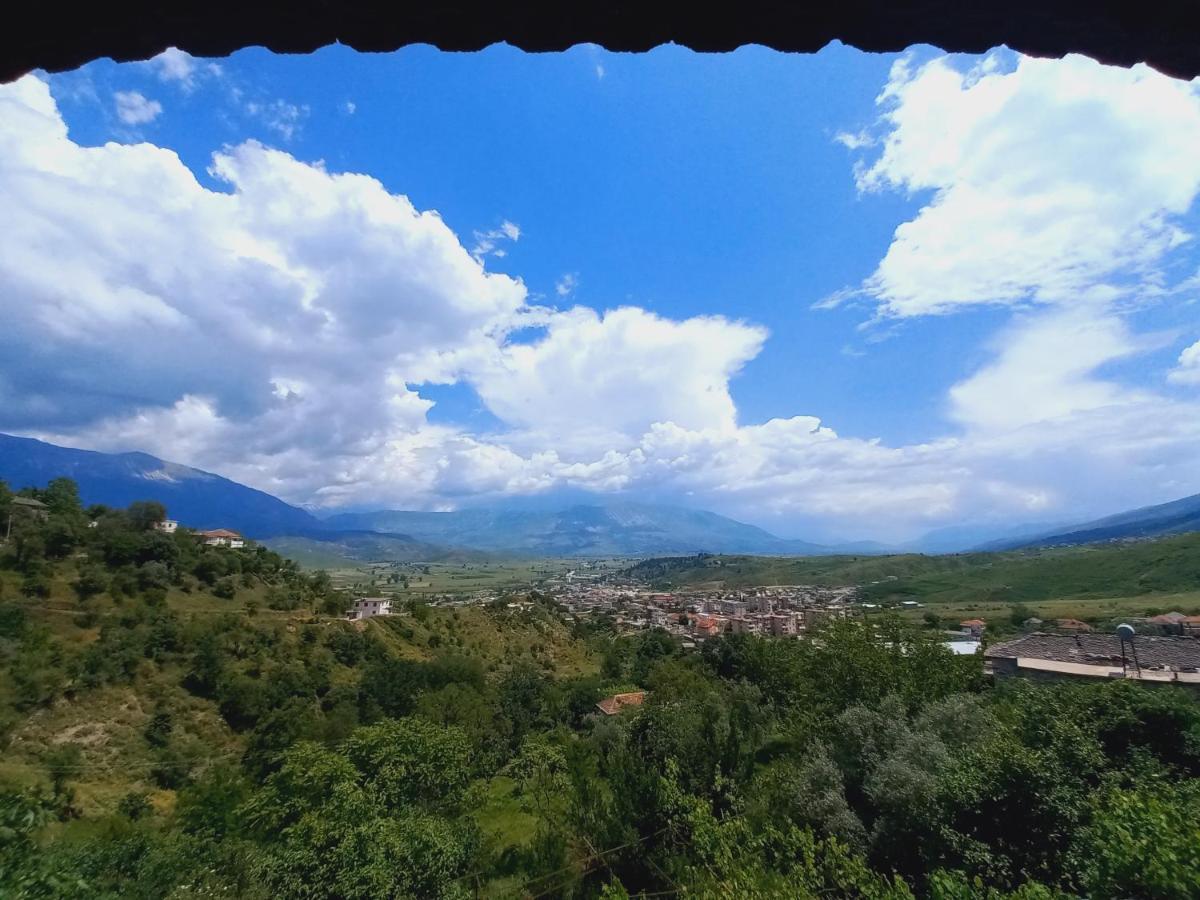 Sokolli Guest House Гирокастра Экстерьер фото