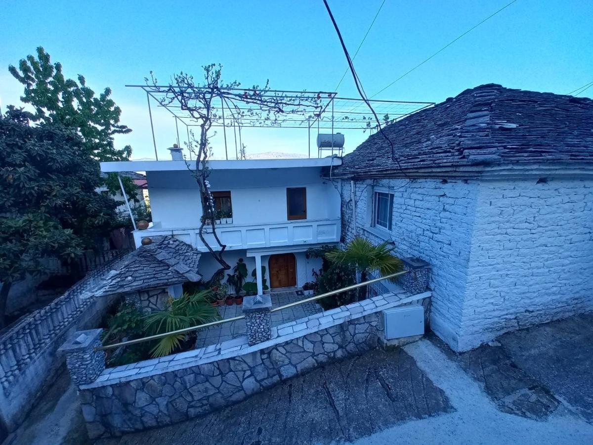 Sokolli Guest House Гирокастра Экстерьер фото