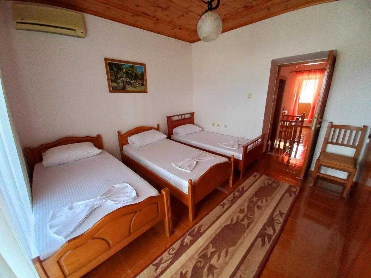Sokolli Guest House Гирокастра Экстерьер фото