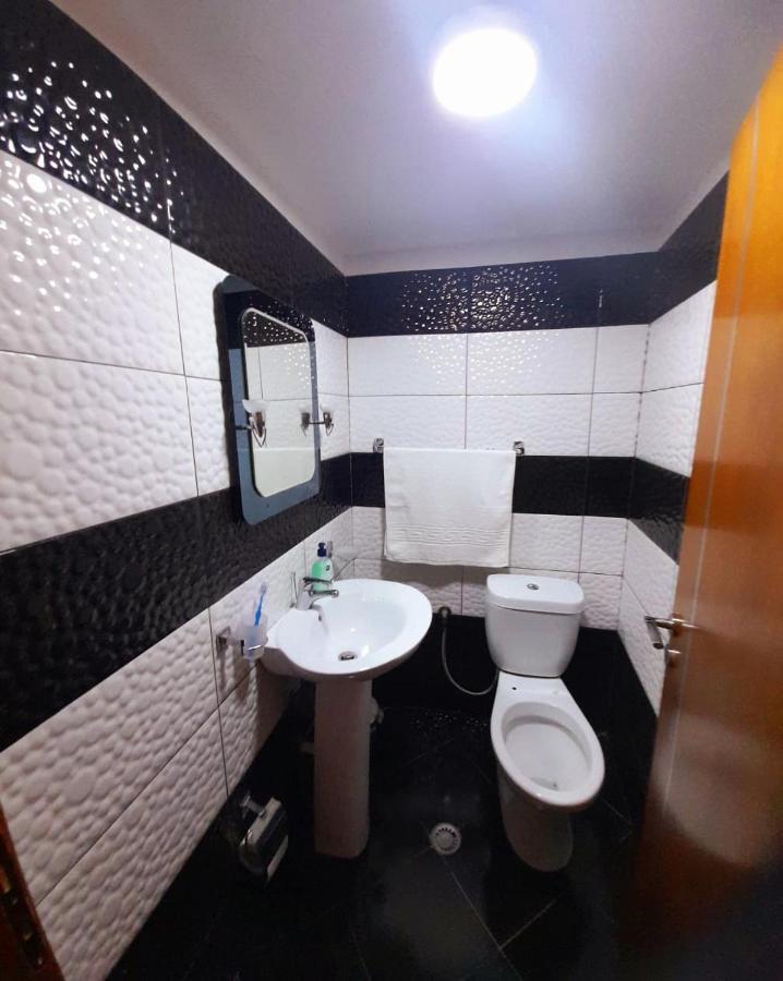 Sokolli Guest House Гирокастра Экстерьер фото