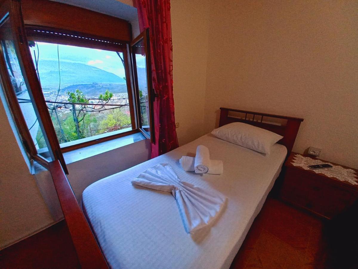 Sokolli Guest House Гирокастра Экстерьер фото
