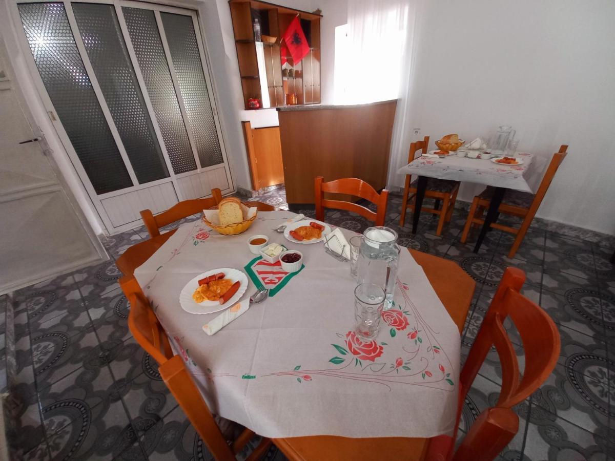 Sokolli Guest House Гирокастра Экстерьер фото