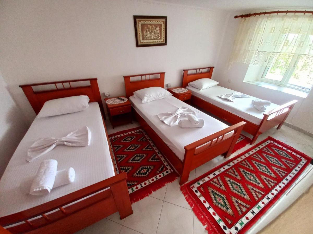 Sokolli Guest House Гирокастра Экстерьер фото