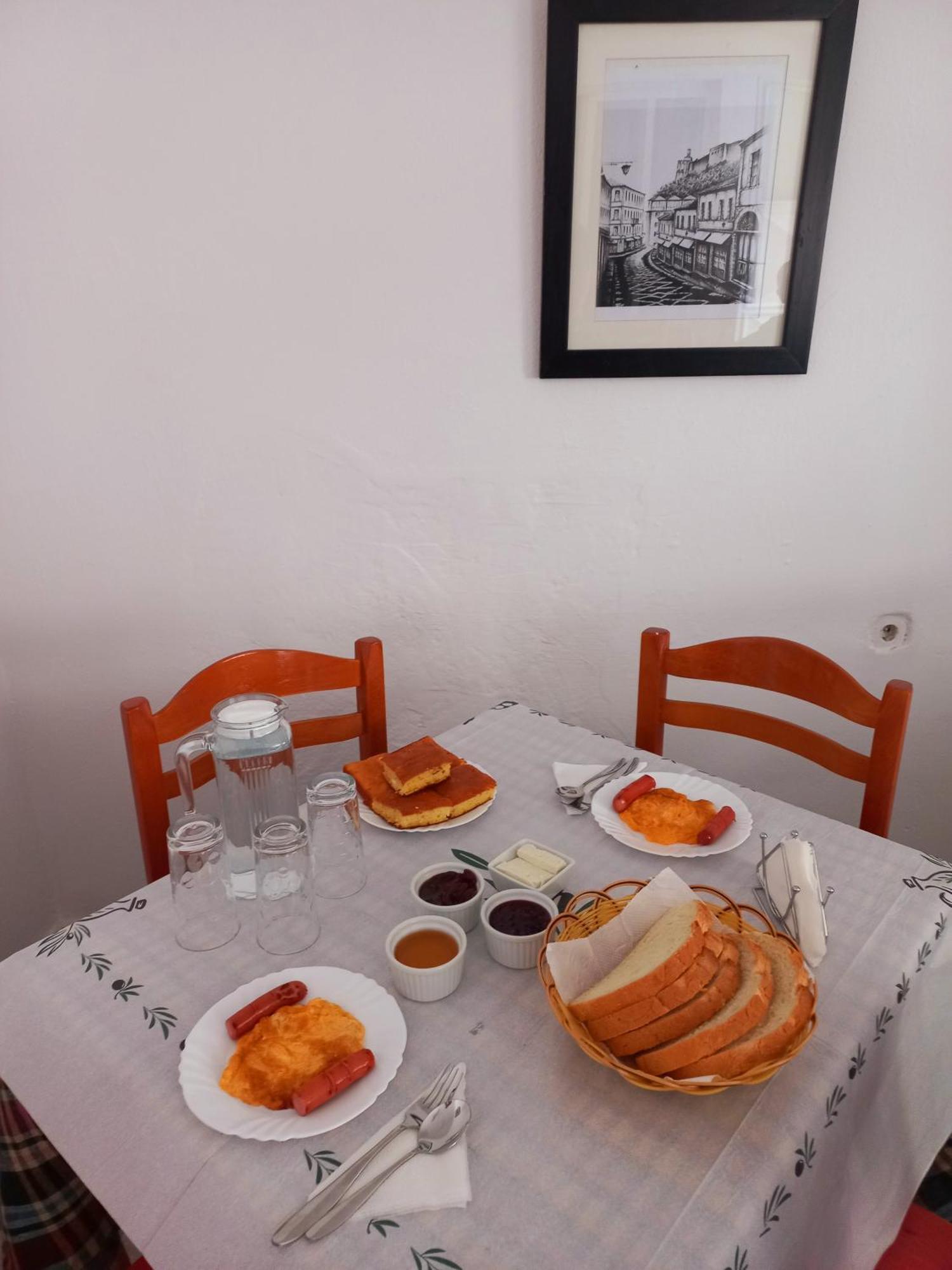 Sokolli Guest House Гирокастра Экстерьер фото